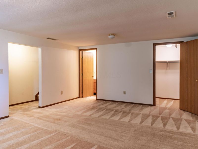 4792 Parkwick Drive , Columbus, OH 43228 Photo 24