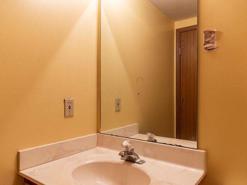 4792 Parkwick Drive , Columbus, OH 43228 Photo 27