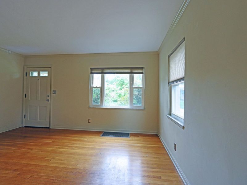 925 S Chesterfield Road, Columbus, OH 43209 Photo 2