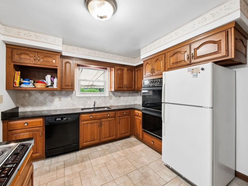 1069 Kennington Avenue, Columbus, OH 43220 Photo 16