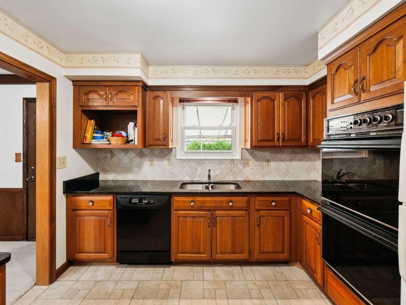 1069 Kennington Avenue , Columbus, OH 43220 Photo 22