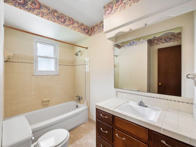 1069 Kennington Avenue , Columbus, OH 43220 Photo 32