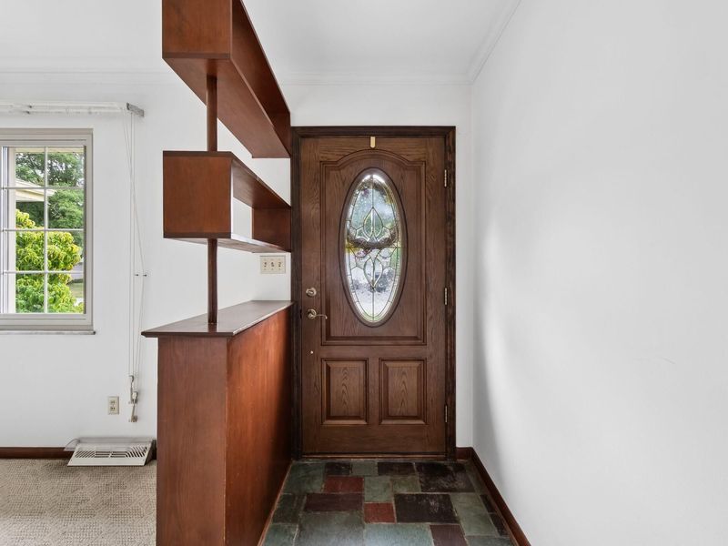 1069 Kennington Avenue, Columbus, OH 43220 Photo 7