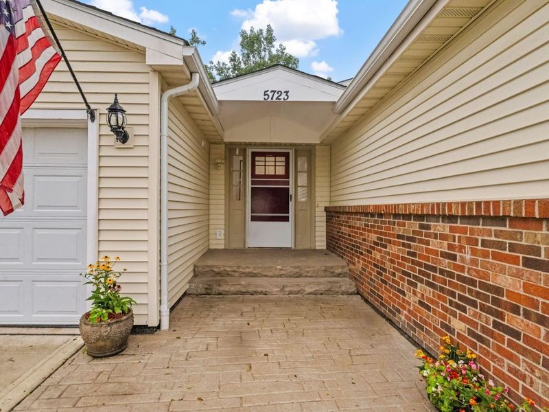 5723 Greendale Drive , Galloway, OH 43119 Photo 2