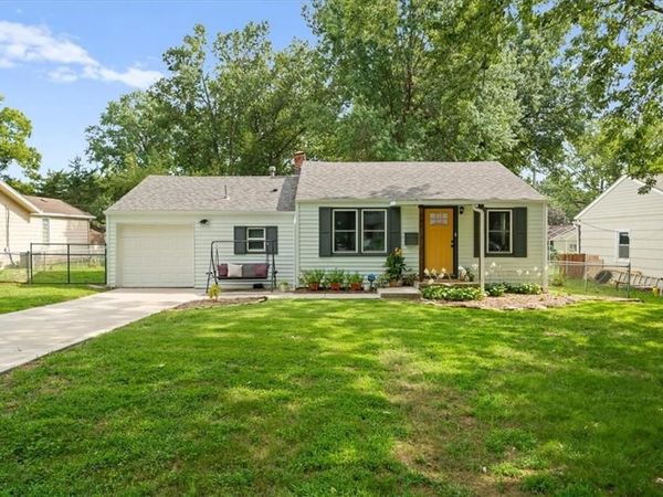 605 E 90th Street, Kansas City, MO 64131