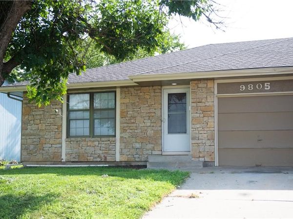 9805 View High Drive, Kansas City, MO 64134