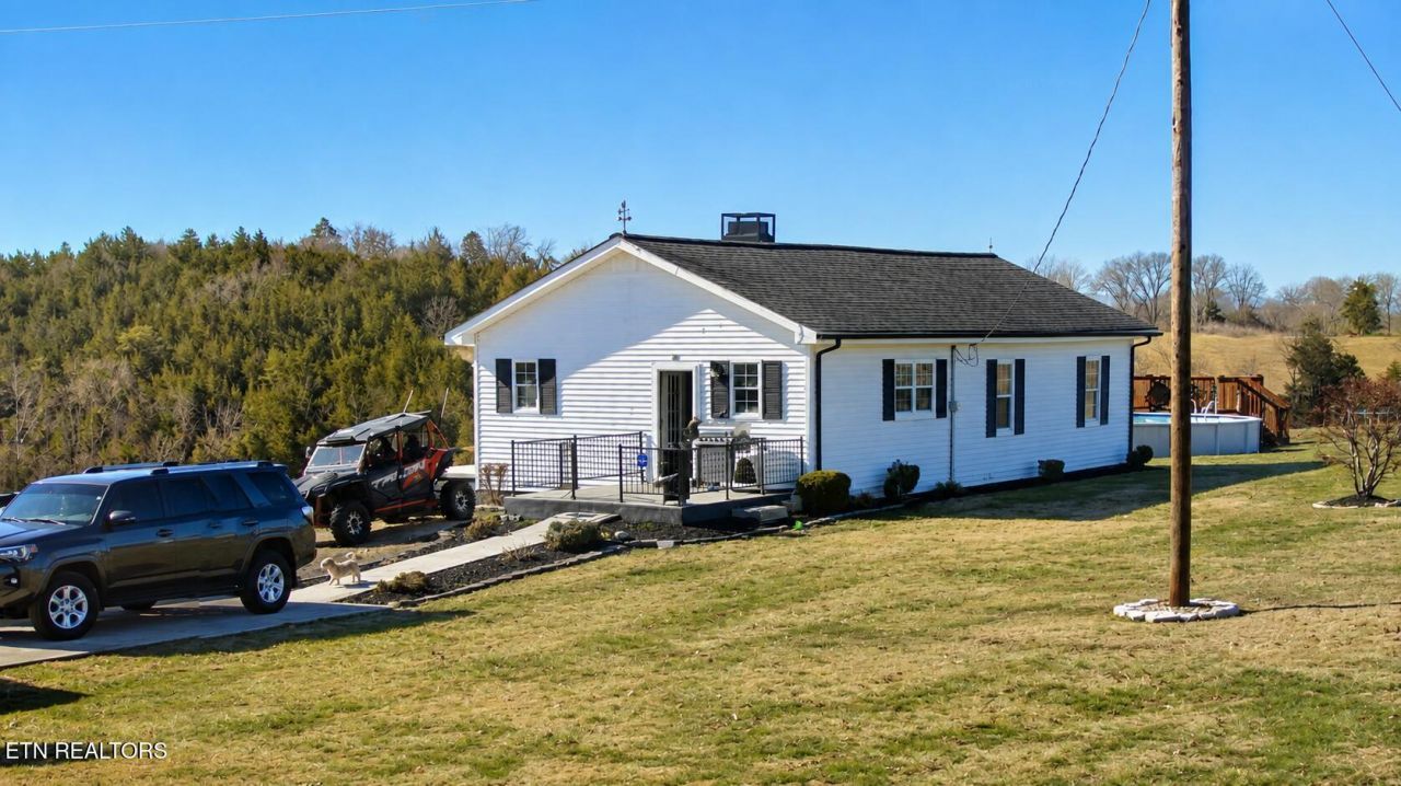 332 Holstein Drive, Lafollette, TN 37766 Main Photo