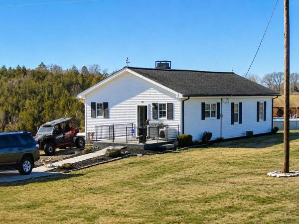 332 Holstein Drive, LaFollette, TN 37766