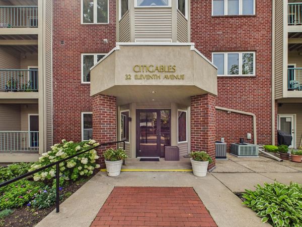 32 11th Avenue S, Unit 202, Hopkins, MN 55343