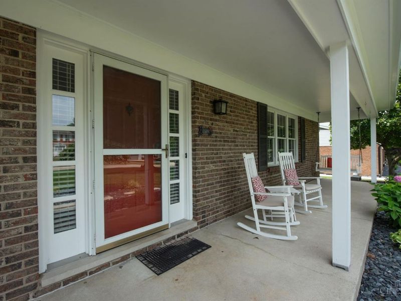 7039 Sprucewood Court, West Chester, OH 45241 Photo 3