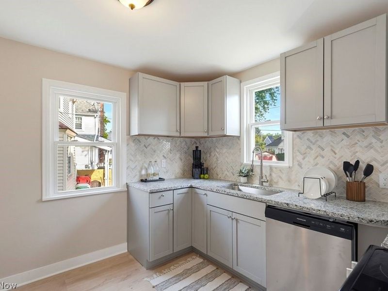 14702 Caldwell Avenue, Cleveland, OH 44111 Photo 12
