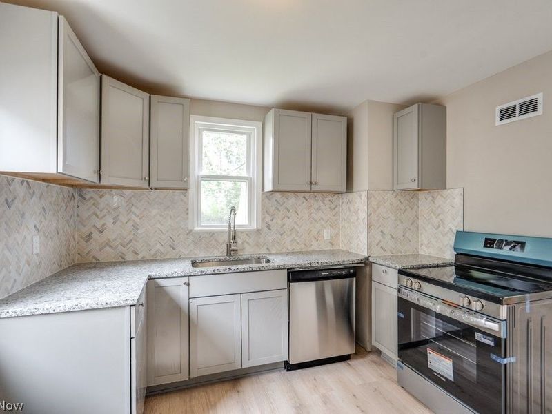 14702 Caldwell Avenue, Cleveland, OH 44111 Photo 8