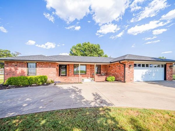 1602 S 13th Street, Blackwell, OK 74631