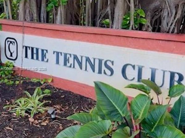 610 Tennis Club Dr, Unit 407, Fort Lauderdale, FL 33311