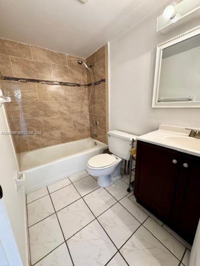 610 Tennis Club Dr, Unit 407, Fort Lauderdale, FL 33311 Photo