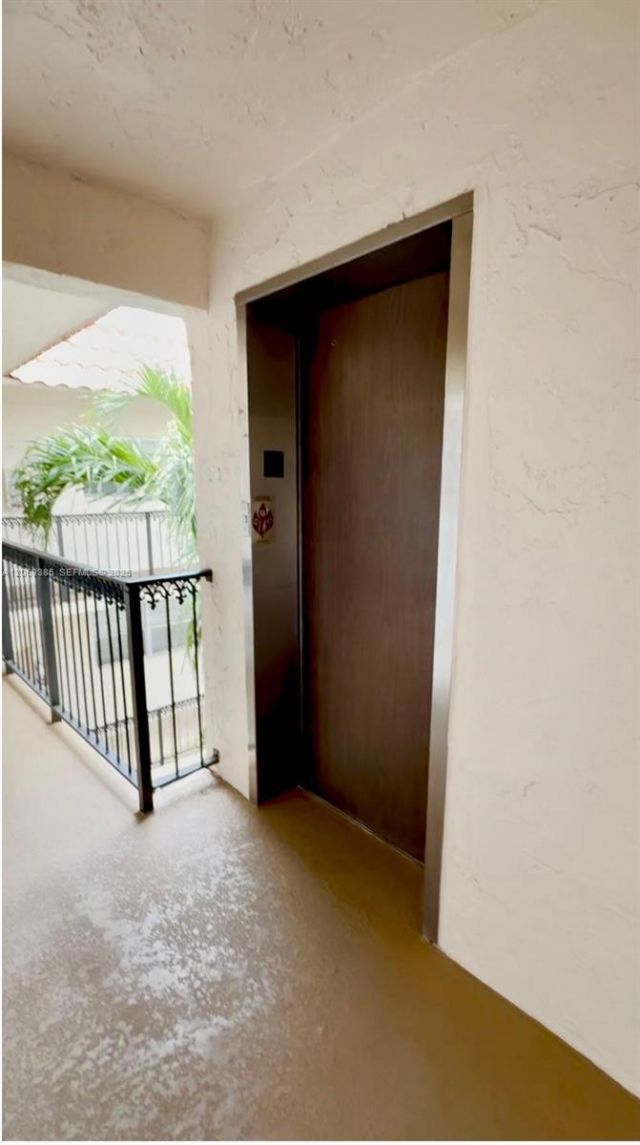 610 Tennis Club Dr, Unit 407, Fort Lauderdale, FL 33311 Photo