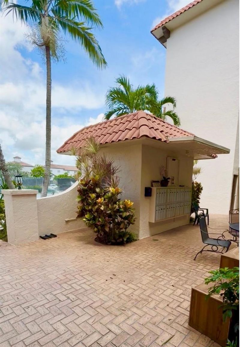 610 Tennis Club Dr, Unit 407, Fort Lauderdale, FL 33311 Photo