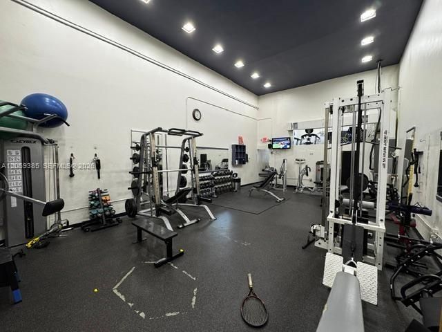 610 Tennis Club Dr, Unit 407, Fort Lauderdale, FL 33311 Photo