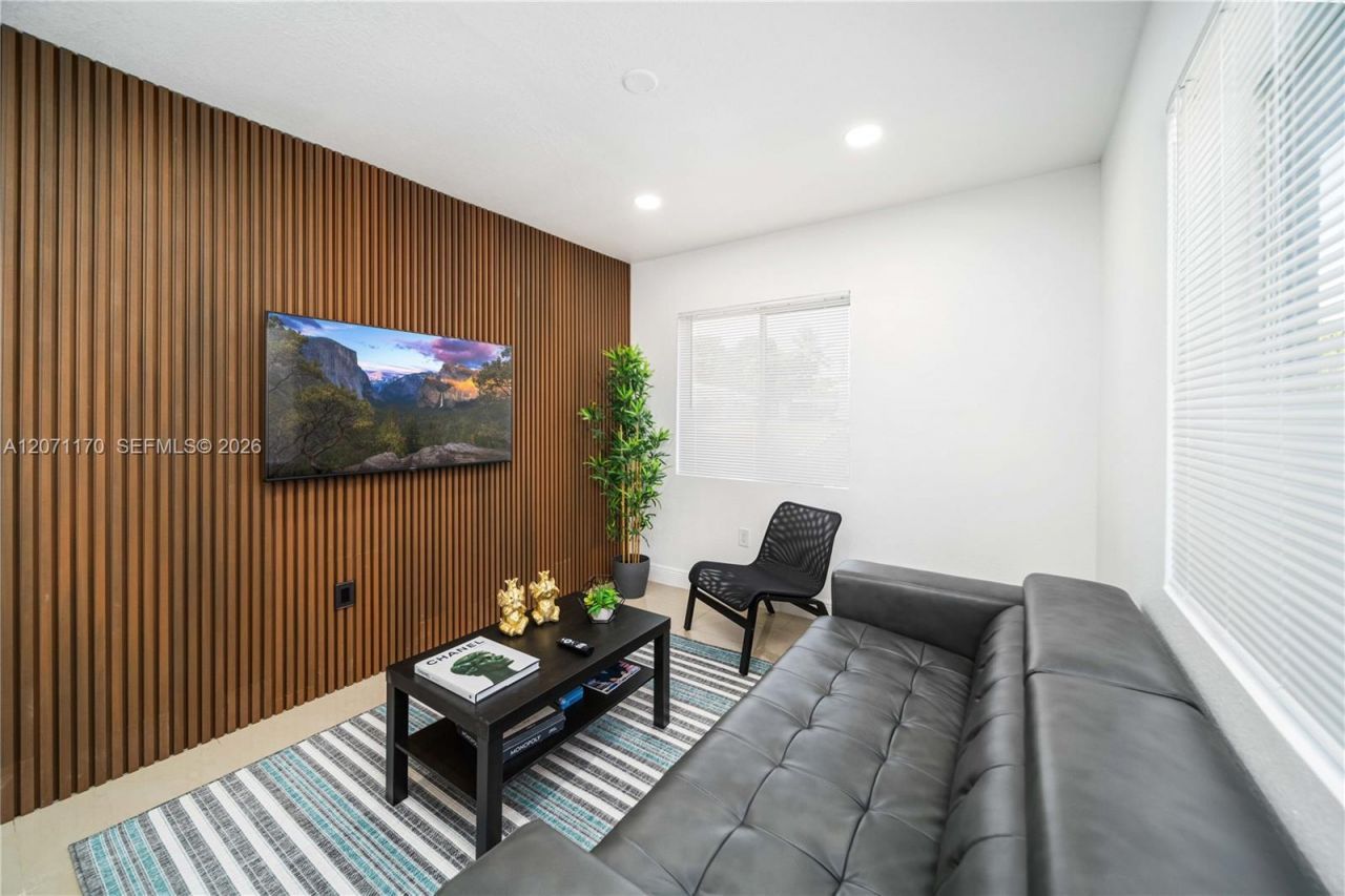 1250 NE 110th St, Unit 1250, Miami, FL 33161 Photo