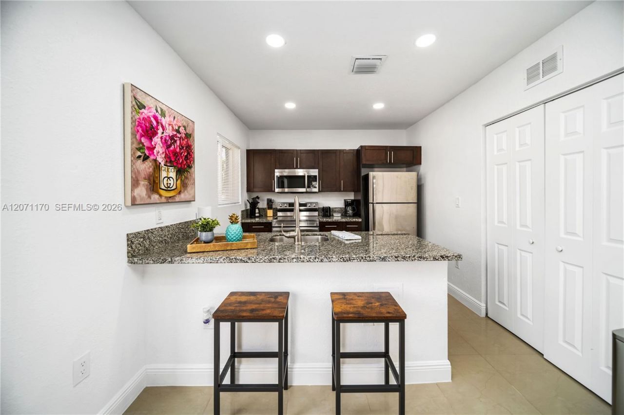 1250 NE 110th St, Unit 1250, Miami, FL 33161 Photo