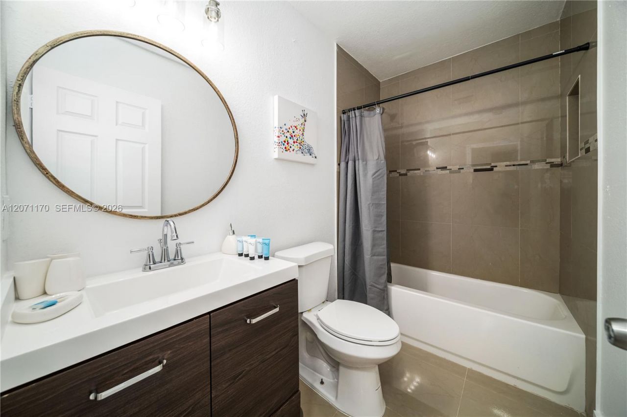 1250 NE 110th St, Unit 1250, Miami, FL 33161 Photo