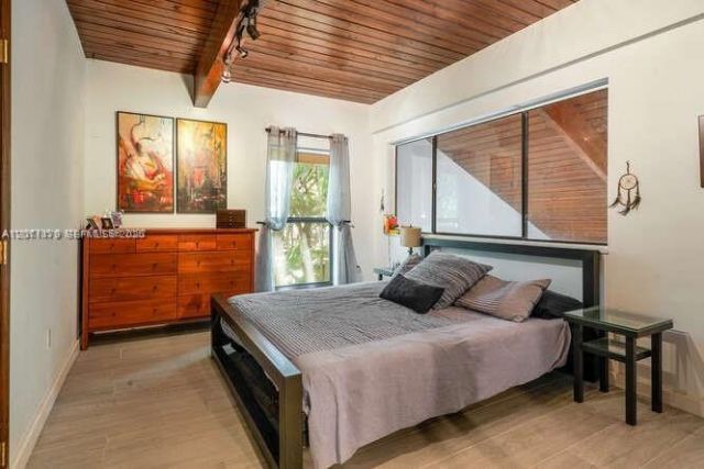 2869 W Trade Ave , Miami, FL 33133 Photo
