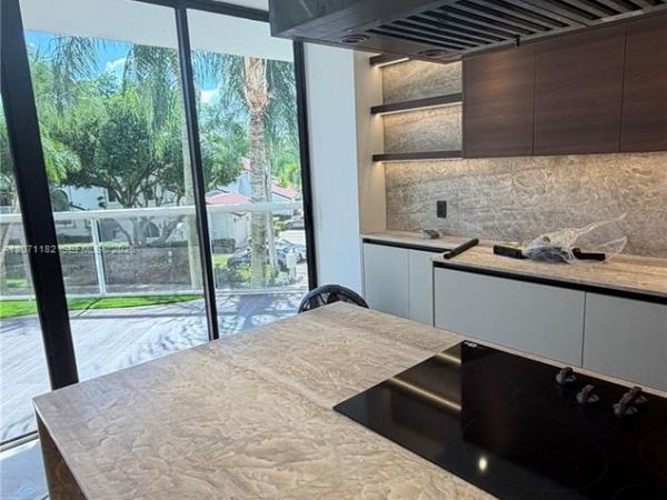 3610 Yacht Club Dr , Unit 213, Aventura, FL 33180