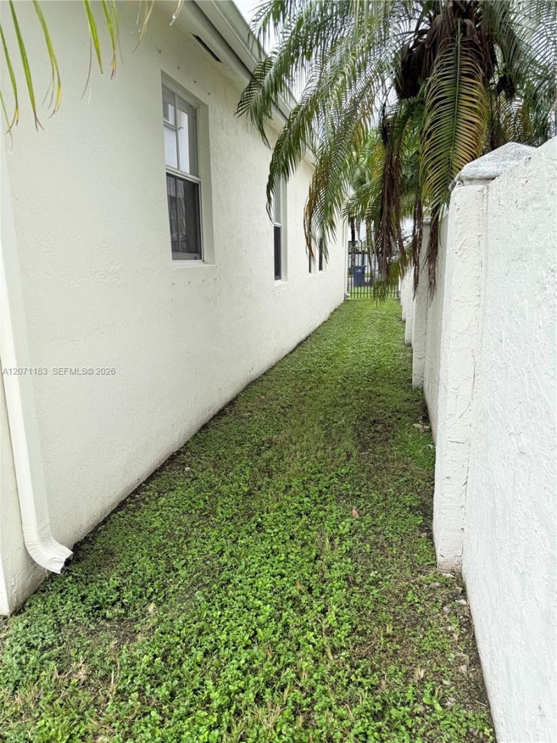 14918 SW 15th Ln, Miami, FL 33194 Photo