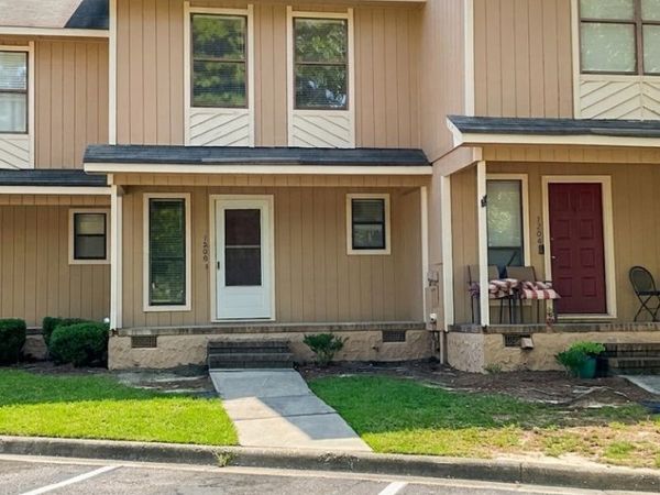 1208 N Forest Drive N, Fayetteville, NC 28303