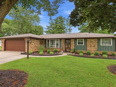 2008 Walden Drive, Auburn, IN 46706