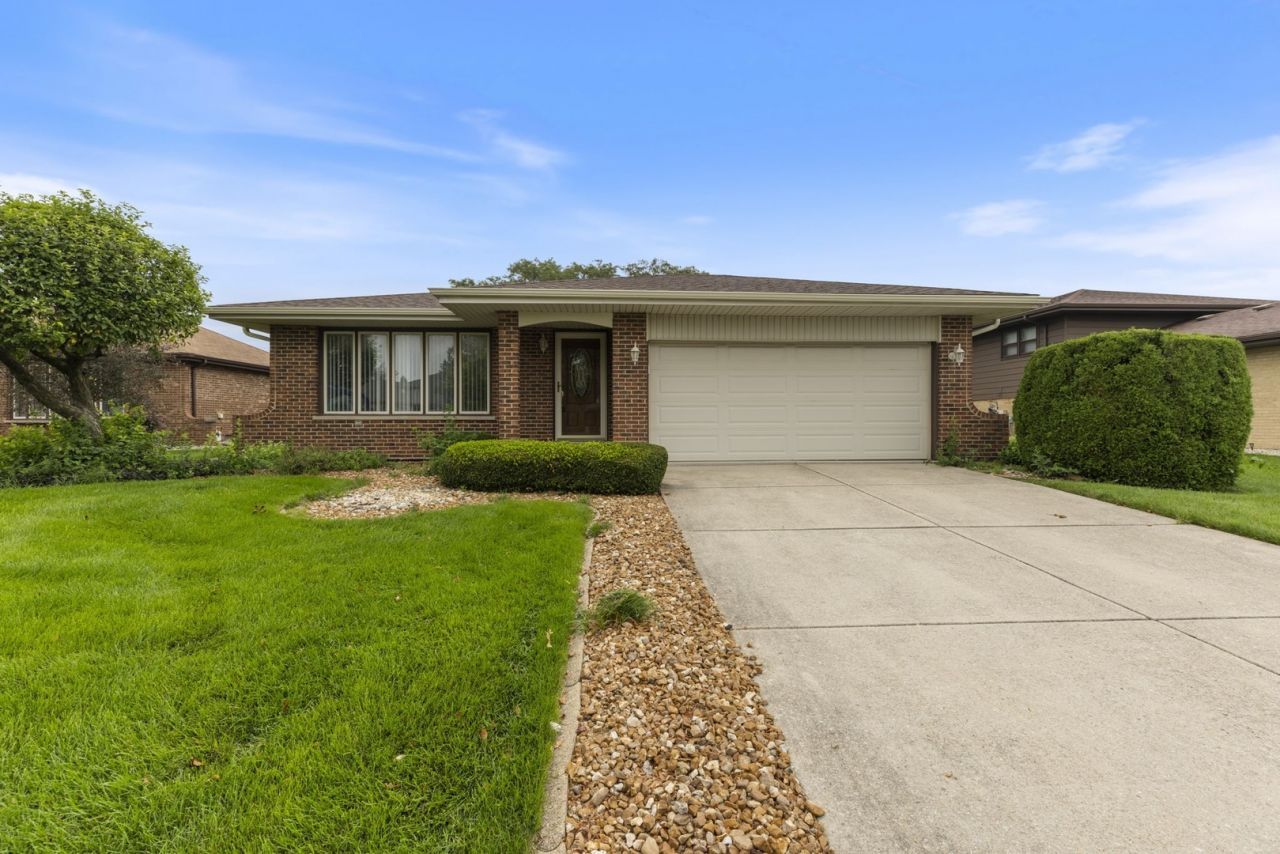 8124 167th Place, Tinley Park, IL 60477 Main Photo