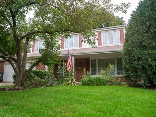 3235 N Volz Drive E, Arlington Heights, IL 60004