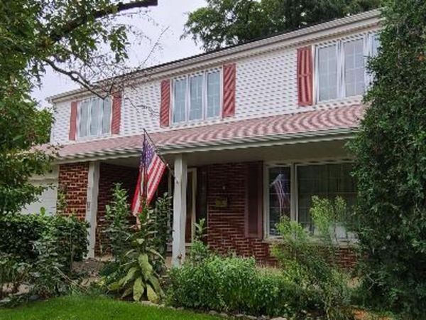 3235 N Volz Drive E, Arlington Heights, IL 60004
