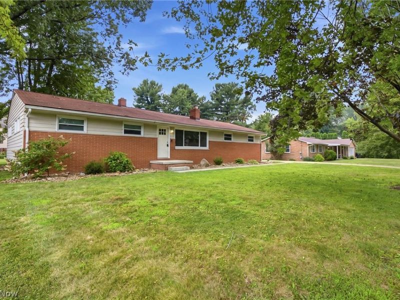 4828 Echoglenn Street NW, North Canton, OH 44720 Photo 3