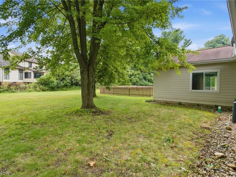 4828 Echoglenn Street NW, North Canton, OH 44720 Photo 42