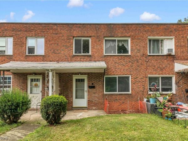 6051 Glenway Drive , Unit Q, Brook Park, OH 44142