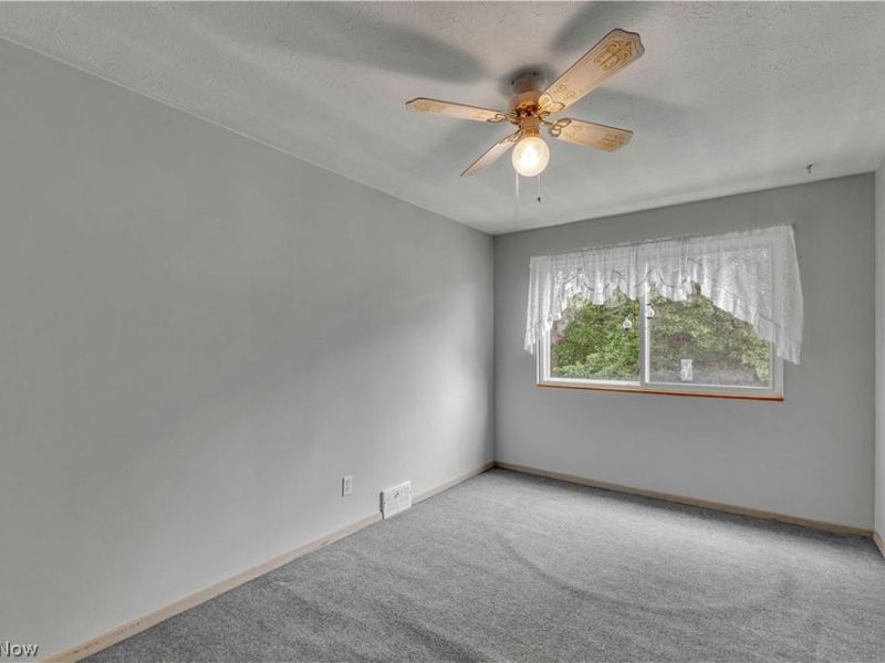 6051 Glenway Drive, Unit Q, Brook Park, OH 44142 Photo 14