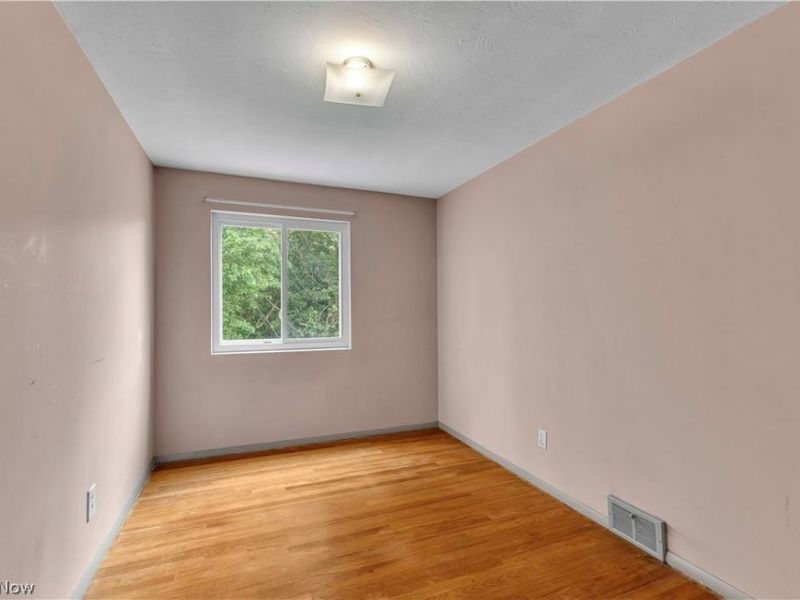 6051 Glenway Drive, Unit Q, Brook Park, OH 44142 Photo 16