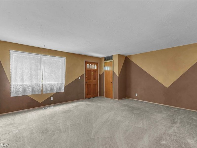 6051 Glenway Drive, Unit Q, Brook Park, OH 44142 Photo 3