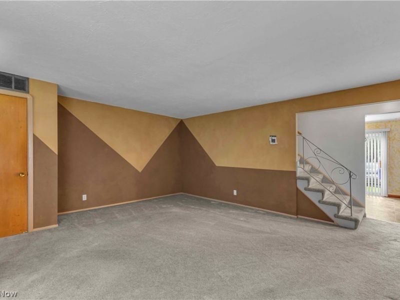 6051 Glenway Drive, Unit Q, Brook Park, OH 44142 Photo 4