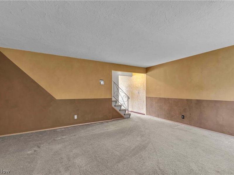 6051 Glenway Drive, Unit Q, Brook Park, OH 44142 Photo 5