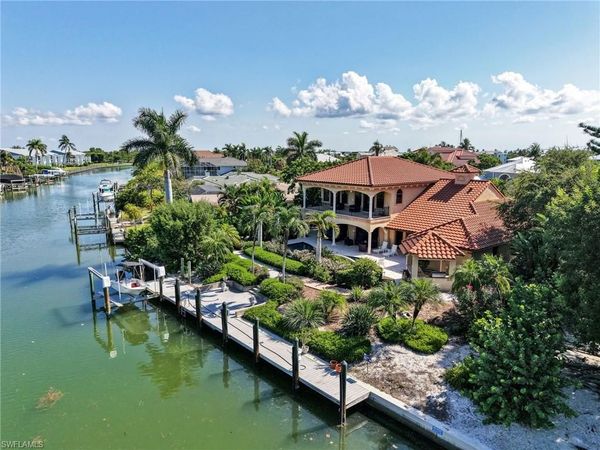 918 Limpet DR, SANIBEL, FL 33957