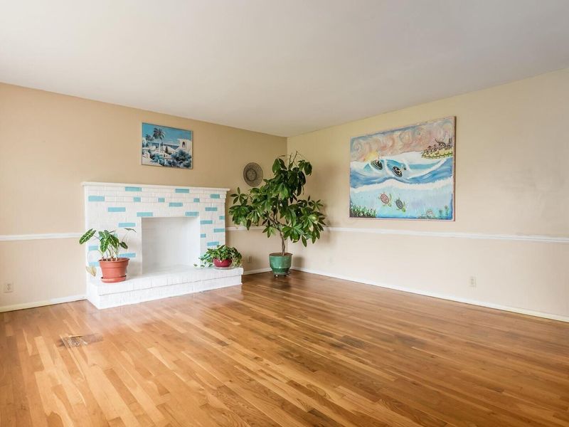 300 Eastlawn Circle , Zanesville, OH 43701 Photo 3