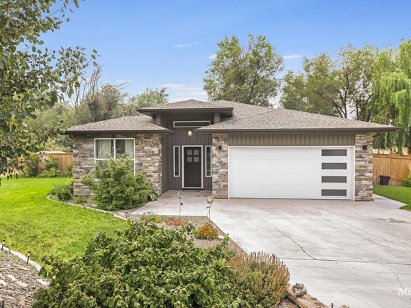 517 2nd Ave. W., Wendell, ID 83355