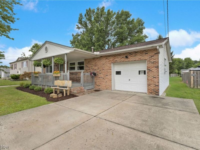 168 Georgetown Place, Youngstown, OH 44515 Photo 3
