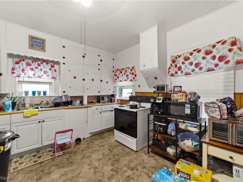206 W 29th Street, Lorain, OH 44055 Photo 4