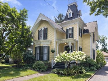 24 Monroe Street, Honeoye Falls, NY 14472