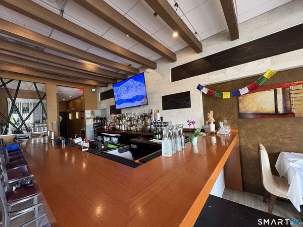 Main , Newtown, CT 06470