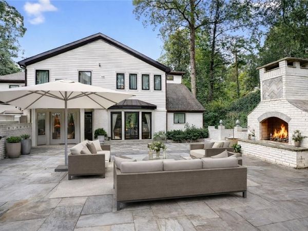 3230 W Andrews Dr , Atlanta, GA 30305