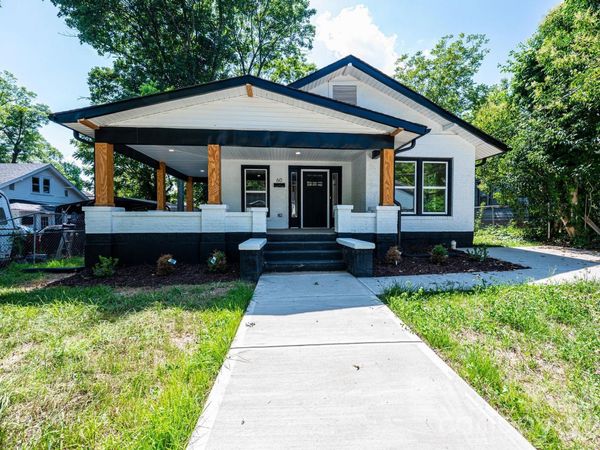 60 5th Street SE, Hickory, NC 28602